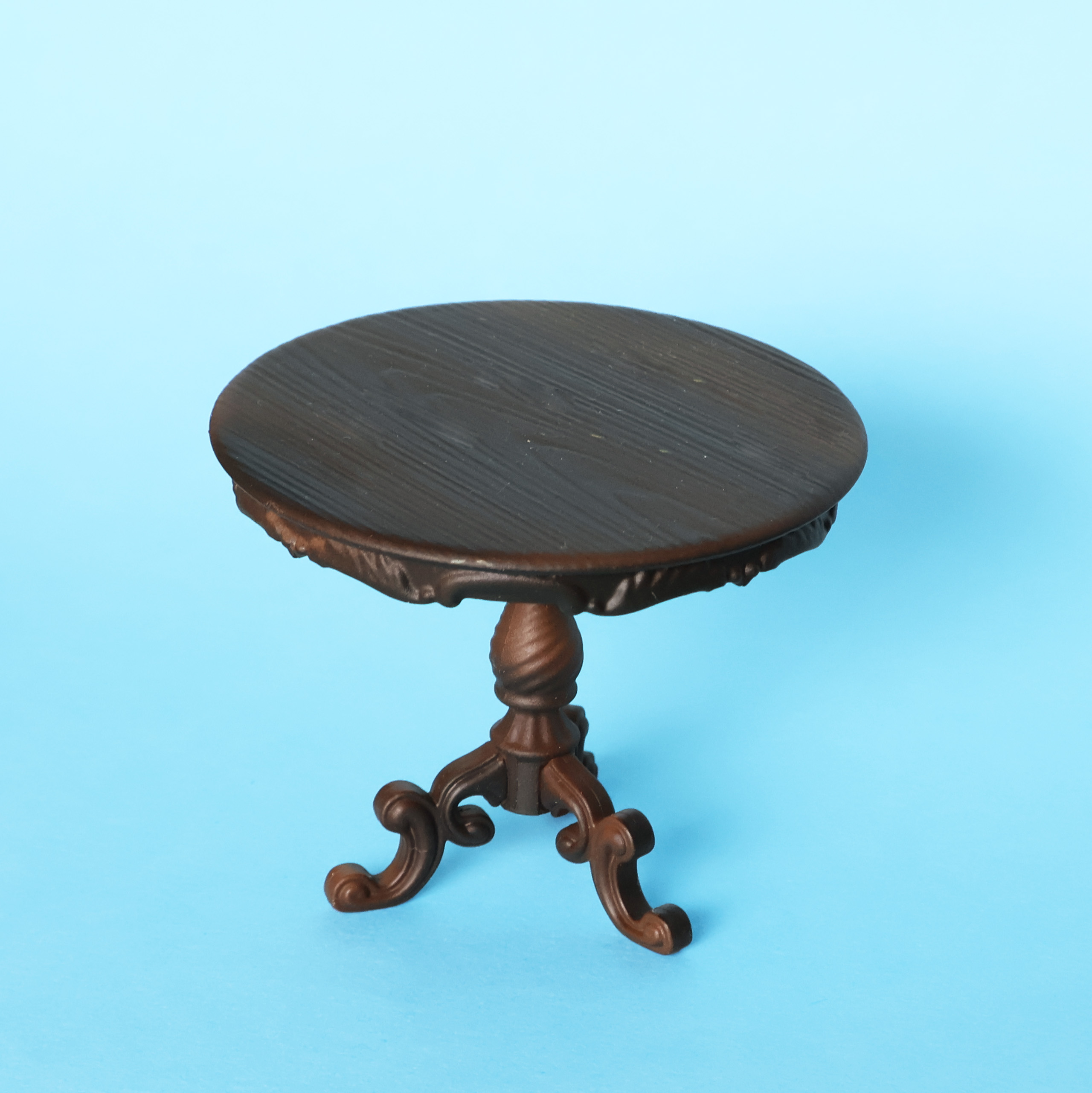 ラウンドテーブルのミニチュア